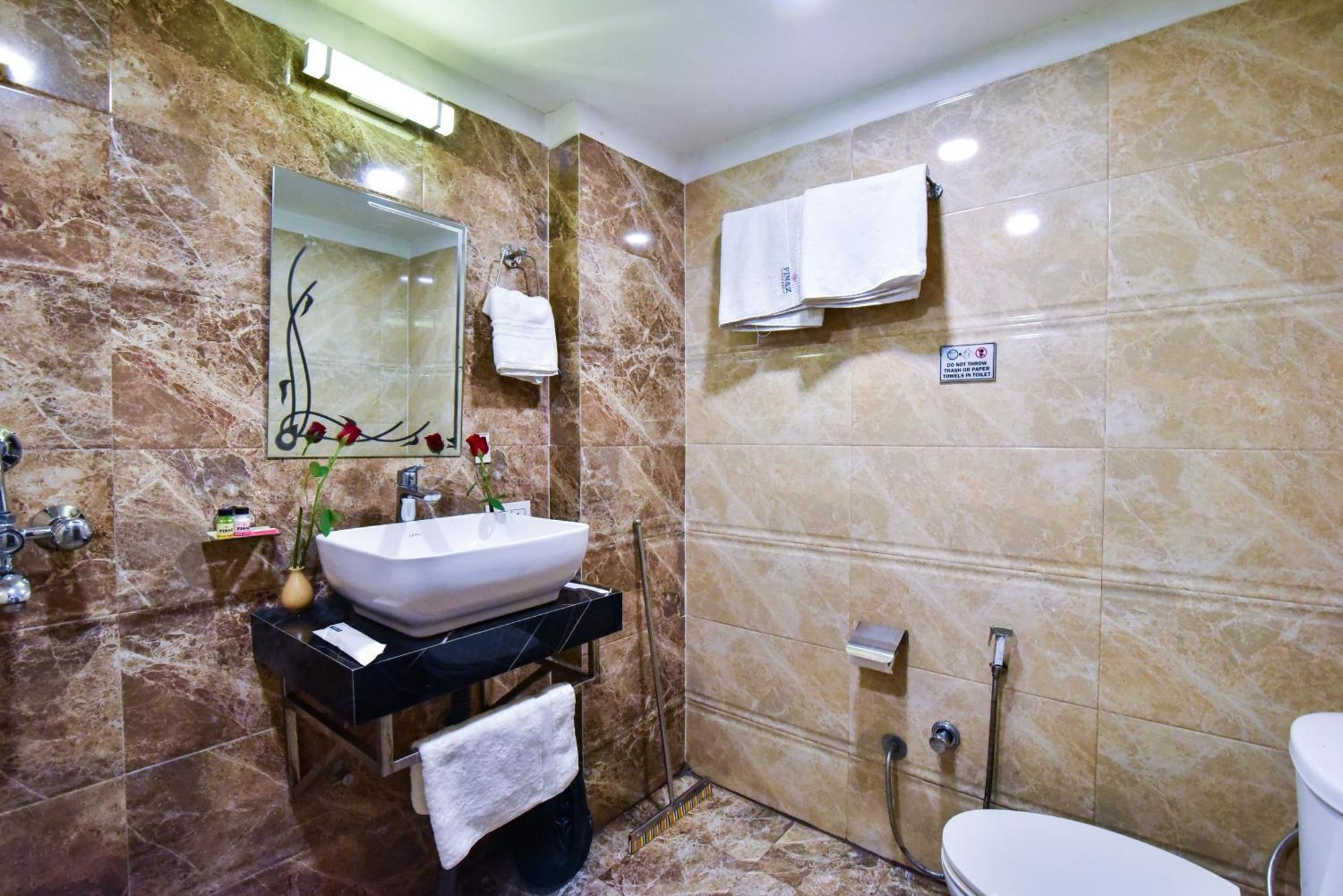 Hotel Pinaz Royale Amritsar Exteriér fotografie