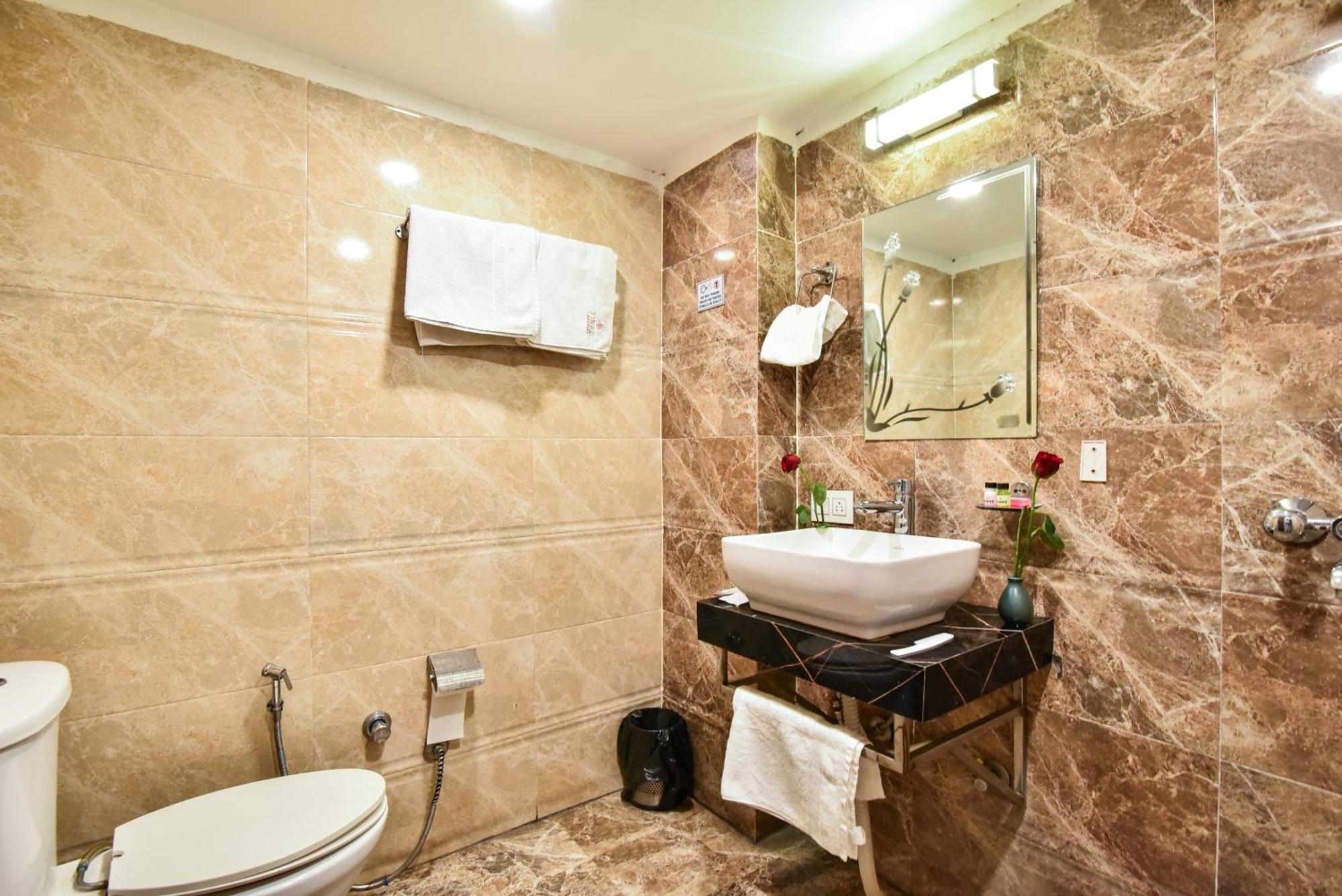 Hotel Pinaz Royale Amritsar Exteriér fotografie